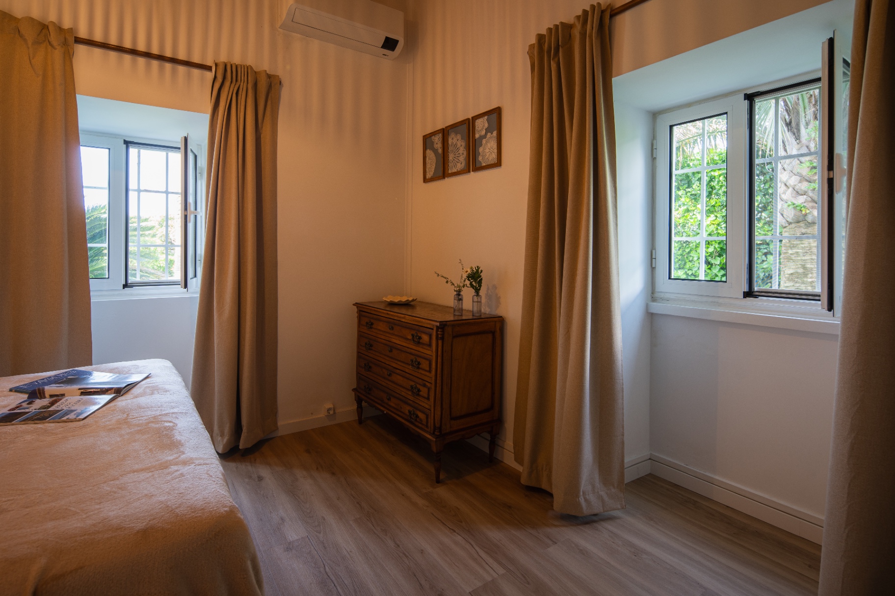 Quarto 5 — vista para o jardim — Solar de Sant'Ana